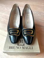 Bruno Magli hakschoen, Schoenen met lage hakken, Blauw, Gedragen, Bruno Magli