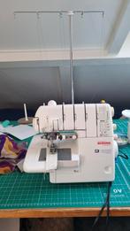 Bernina 2500 dcet coverlock en overlock machine, Hobby en Vrije tijd, Naaimachines en Toebehoren, Ophalen, Gebruikt, Lockmachine