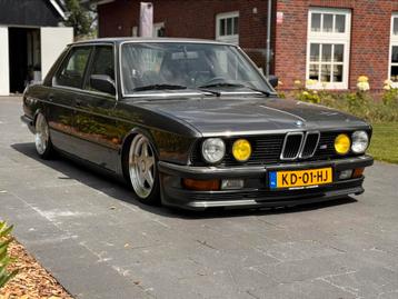 BMW E28 528i 1983 in zeer goede staat beschikbaar voor biedingen