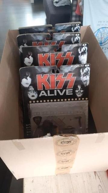 Kiss alive 1 figures zolder vondst  beschikbaar voor biedingen