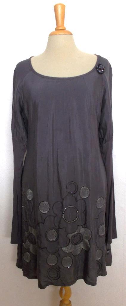 Mooi bewerkt donkergrijs jurkje van Didi! M, Kleding | Dames, Jurken, Zo goed als nieuw, Maat 38/40 (M), Grijs, Knielengte, Ophalen of Verzenden