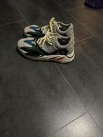 Yeezy 700 wave runner, Kleding | Heren, Schoenen, Ophalen of Verzenden, Zo goed als nieuw, Overige kleuren