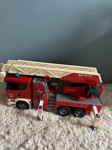 Scania brandweerauto groot