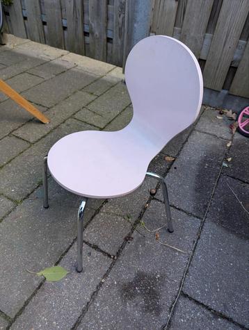 Leuke kinderstoel - Roze beschikbaar voor biedingen