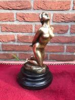 zeer mooi bronzen beeld, knielend naakt, Antiek en Kunst, Kunst | Beelden en Houtsnijwerken, Ophalen of Verzenden
