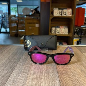 Ray-Ban Wayfarer Paars/Grijs | In hoes | Nette staat beschikbaar voor biedingen