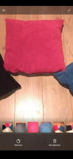3 mooie zachte kussens met wafelstructuur, rood zwart blauw, Ophalen of Verzenden, Zo goed als nieuw, Blauw, Vierkant