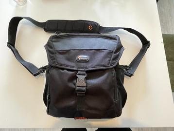 Lowepro Nova 170 AW cameratas beschikbaar voor biedingen