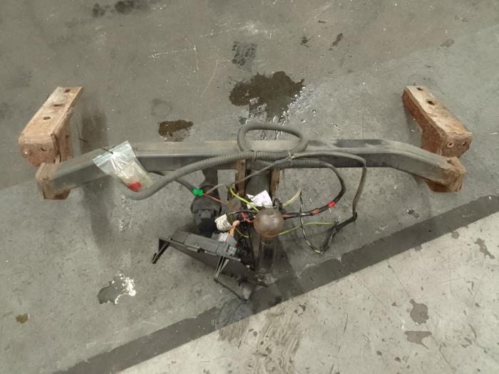 Trekhaak van een Peugeot 308, Auto-onderdelen, Ophanging en Onderstel, Peugeot, Gebruikt, 3 maanden garantie, Ophalen of Verzenden