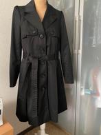Super mooie zwarte Trenchcoat maat 38/40 zie foto’s, Ophalen of Verzenden