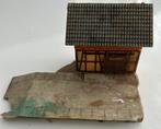 Vervallen kleurrijk oud schuurtje, Hobby en Vrije tijd, Modeltreinen | H0, Ophalen of Verzenden, Gebruikt, Brug, Tunnel of Gebouw
