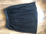 Pull&Bear zwarte plisse rok,S, Zwart, Ophalen of Verzenden, Zo goed als nieuw, Onder de knie