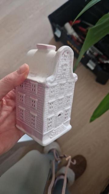 Theelichthouder Grachtenpand Roze/Wit beschikbaar voor biedingen