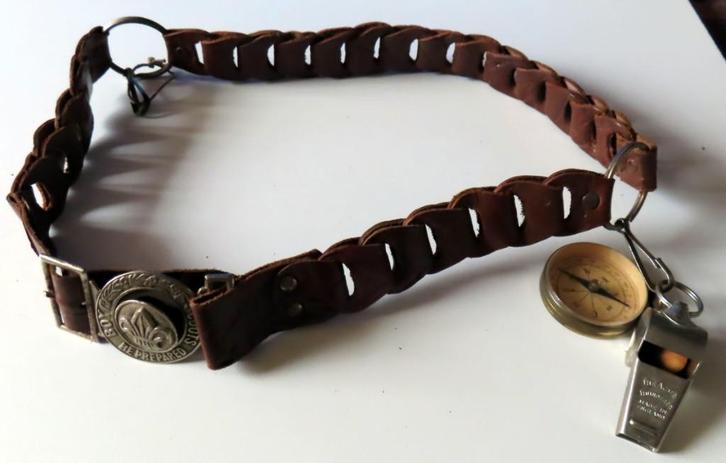 Uit inboedel: riem boy scout/met kompas, fluit,haken incl ve, Verzamelen, Scouting, Zo goed als nieuw, Overige typen, Verzenden