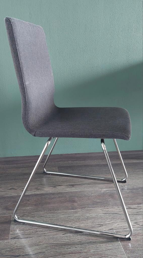 Donkergrijze eetkamerstoelen van Ikea, 4 stuks, Huis en Inrichting, Stoelen, Gebruikt, Vier, Grijs, Ophalen