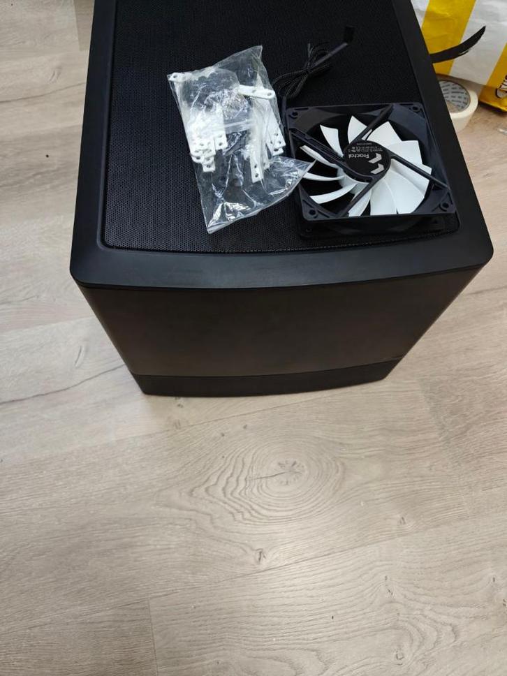 Fractal Design Node 804, Computers en Software, Computerbehuizingen, Zo goed als nieuw, Ophalen