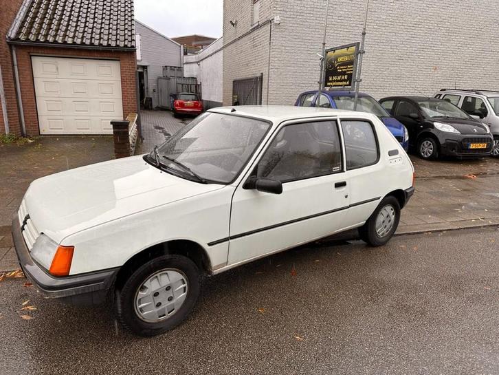 Peugeot 205, Auto's, Peugeot, Bedrijf, Benzine, Hatchback, Handgeschakeld, Origineel Nederlands, Wit, Voorwielaandrijving, Gebruikt