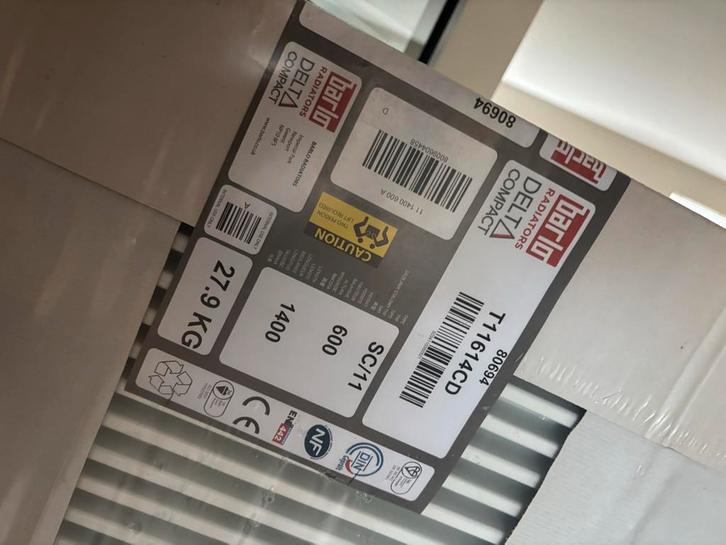 Nieuwe Tarlo Delta Compact Radiator 1400x600, Doe-het-zelf en Verbouw, Verwarming en Radiatoren, Nieuw, Radiator, 800 watt of meer