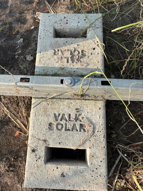 VALK SOLAR grondopstelling ca. 24 zonnepanelen GEDEMONTEERD, Doe-het-zelf en Verbouw, IJzerwaren en Bevestigingsmiddelen, Gebruikt