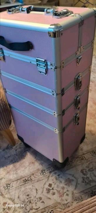 Nagelkoffer met nette inhoud leuk voor starter!, Huis en Inrichting, Woonaccessoires | Kisten, Zo goed als nieuw, Minder dan 50 cm