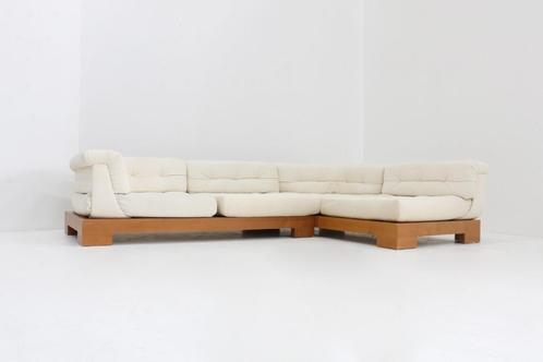 Vintage Roche Bobois Mah Jong sofa beige linen  Hans Hopfer, Huis en Inrichting, Banken | Sofa's en Chaises Longues, Gebruikt