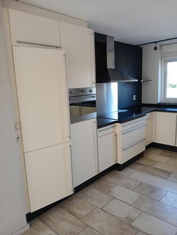 Hele keuken  beschikbaar voor biedingen