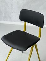 Result eetkamerstoel Friso Kramer vintage Ahrend stoel geel, Huis en Inrichting, Stoelen, Zwart, Vintage, Ophalen of Verzenden