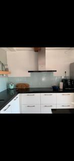 Glazen achterwand keuken, kleur is groen/grijs, Huis en Inrichting, Ophalen of Verzenden, Zo goed als nieuw, Hoekkeuken