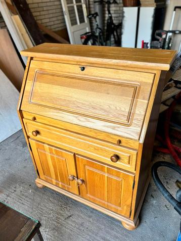 Licht eiken houten secretaire bureau beschikbaar voor biedingen