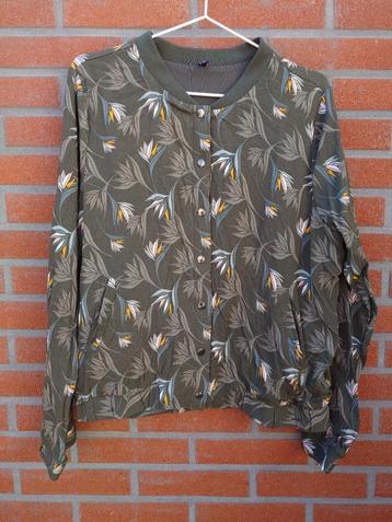 vest / jasje met tropische bloemenprint en knoopjes maat XL  beschikbaar voor biedingen