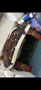 Vintage voetenbankje koeienhuid / poef, Minder dan 50 cm, Gebruikt, Rond, Minder dan 50 cm