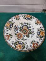 bord delft polychroom bloemen decor 25r, Antiek en Kunst, Antiek | Servies los, Ophalen of Verzenden