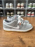 Nike SB Dunk Low Pro ISO Wolf Grey 43, Kleding | Heren, Schoenen, Nike, Ophalen of Verzenden, Sneakers of Gympen, Zo goed als nieuw