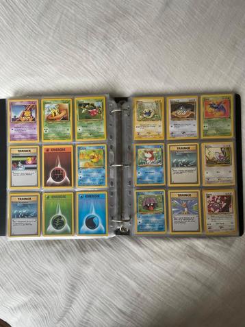 Volle map met oude pokemon kaarten uit wotc tijdperk. beschikbaar voor biedingen