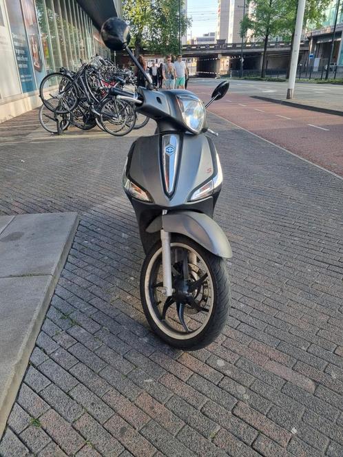 Piaggo liberty iget 4 takt, Fietsen en Brommers, Scooters | Vespa, Gebruikt, Ophalen