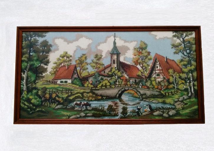 BERGDORP 82 x 43 x 2,3 LANDSCHAP KERK BRUG WASVROUW KOEIEN, Hobby en Vrije tijd, Borduren en Borduurmachines, Nieuw, Borduurpakket