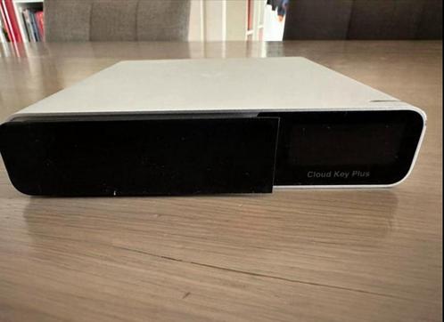 Ubiquiti Cloudkey G2 Plus met 1tb, Computers en Software, Accesspoints, Zo goed als nieuw, Ophalen of Verzenden