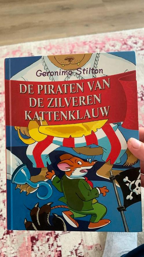 Geronimo Stilton - De piraten van de Zilveren Kattenklauw, Boeken, Kinderboeken | Jeugd | onder 10 jaar, Zo goed als nieuw, Ophalen