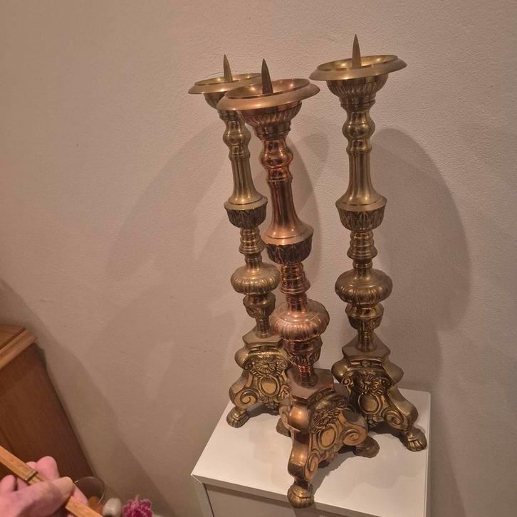 Set van 3 Antieke Bronzen / koperen? Kandelaars kerk, Antiek en Kunst, Antiek | Kandelaars, Koper of Brons, Ophalen of Verzenden