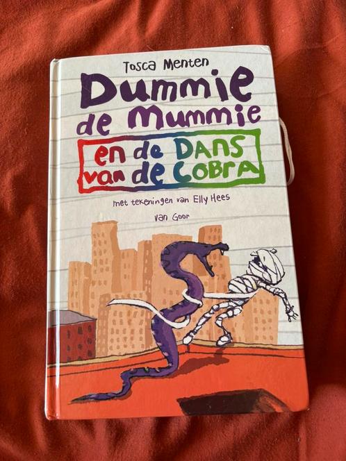 Tosca Menten - Dummie de mummie en de dans van de cobra, Boeken, Kinderboeken | Jeugd | onder 10 jaar, Gelezen, Ophalen of Verzenden