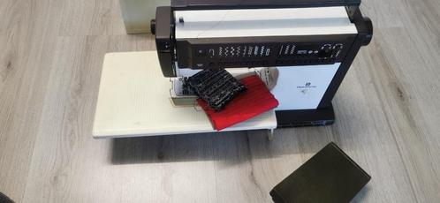 Naaimachine Husqvarna 6690 {Aleen recht en ZigZag naaien }, Hobby en Vrije tijd, Naaimachines en Toebehoren, Gebruikt, Naaimachine