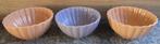 2x schaal geschulpt - peach - ø14x6.8 cm -1 x lila  2,00 pst, Ophalen of Verzenden, Nieuw, Overige stijlen, Schaal of Schalen