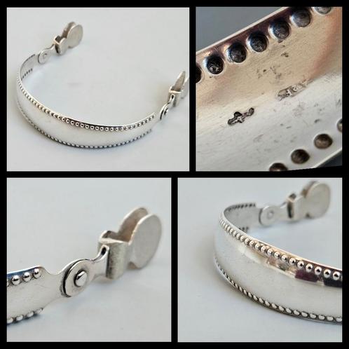 Antiek zilver,  Nederlands zilveren hengsel met parelrand, Antiek en Kunst, Antiek | Goud en Zilver, Zilver, Ophalen of Verzenden