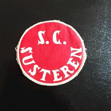 Oud stoffen embleem amateurvoetbal club S.C. Susteren. beschikbaar voor biedingen