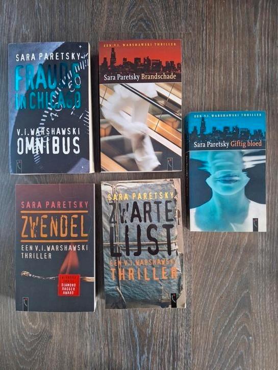 5 thrillers van Sara Paretsky, Boeken, Thrillers, Gelezen, Ophalen of Verzenden