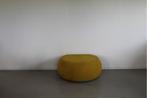 1x Montis Edam PoefOkergeel Stof, Huis en Inrichting, Niet ingevuld, Ophalen of Verzenden, Zo goed als nieuw, 75 tot 100 cm