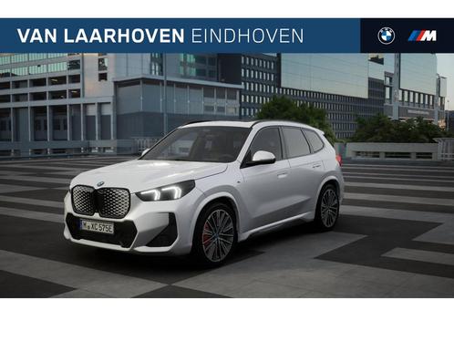 BMW iX1 eDrive20 High Executive M Sport / Panoramadak / Spor, Auto's, BMW, Bedrijf, Te koop, iX1, Alarm, Bochtverlichting, Elektrische stoelverstelling