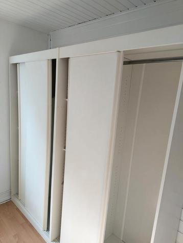 Schuifdeuren kledingkast(en) wit h/d/b=196x57x100cm beschikbaar voor biedingen
