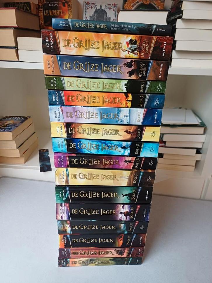 Bijna complete grijze jager serie, Boeken, Fantasy, Gelezen, Ophalen of Verzenden