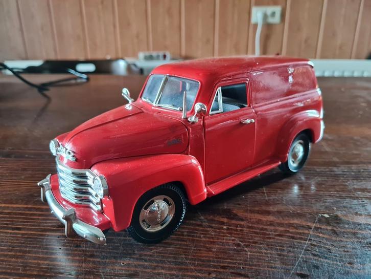 1:18 GMC Panel Truck uit 1950 Mira, Hobby en Vrije tijd, Modelauto's | 1:18, Zo goed als nieuw, Auto, Overige merken, Ophalen of Verzenden